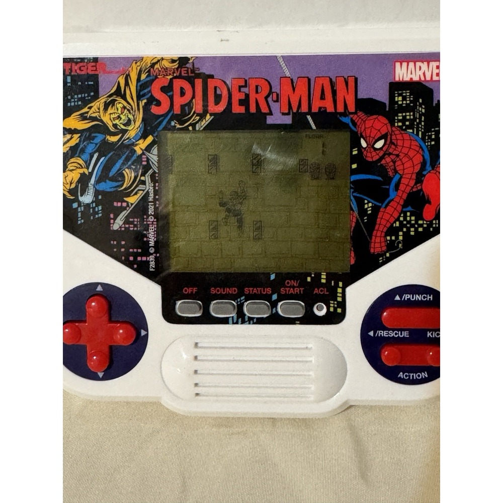 2020 Spider Man Hasbro Tiger Electronics Handheld Game Marvel - Works